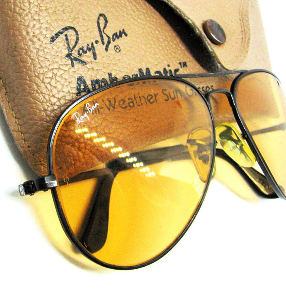 Ray-Ban USA Vintage 1990s B&L Aviator Ambermatic Deep Groove Nr.Mint Sunglasses