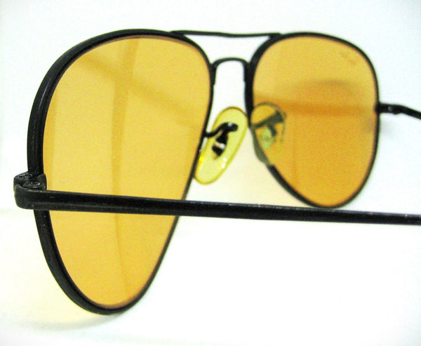 Ray-Ban USA Vintage 1990s B&L Aviator Ambermatic Deep Groove Nr.Mint Sunglasses