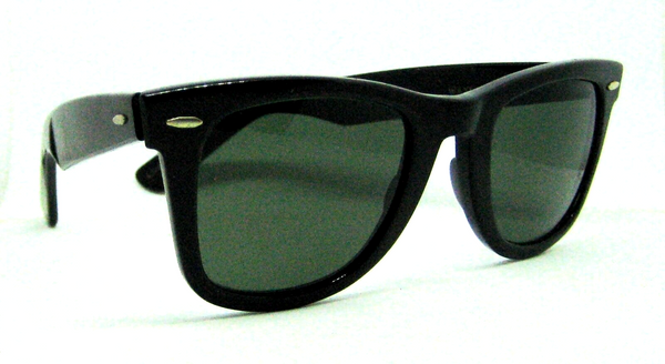 Ray-Ban USA Vintage 1970s B&L Wayfarer L 2009 Gloss Ebony 5024 Xlnt Sunglasses