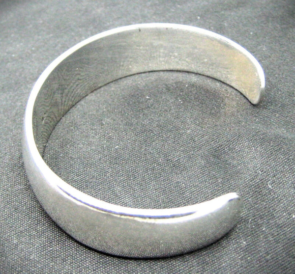 NEW Bracelet pure 925 Sterling Silver 32.3 grams total weight Polished Beautiful