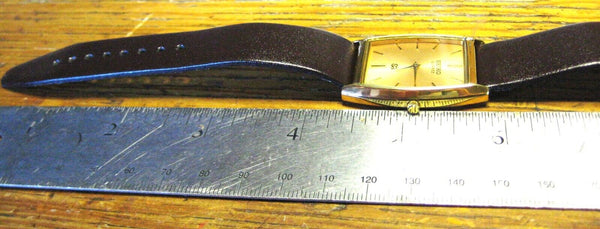 Seiko Quartz Slim Oval Men's Wrist Watch Simple Dial New Battery Japan Made Mint